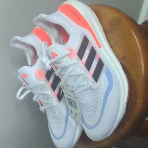 Adidas ultra boost light